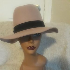 Blush toned floppy fedora